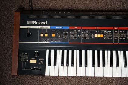 Roland-Juno 6